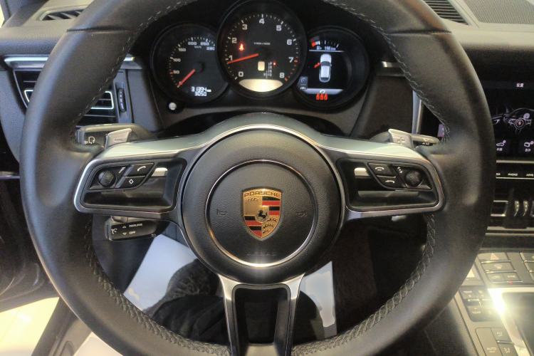 Used Porsche Macan 2018 Macan 2.0T Steering Wheel