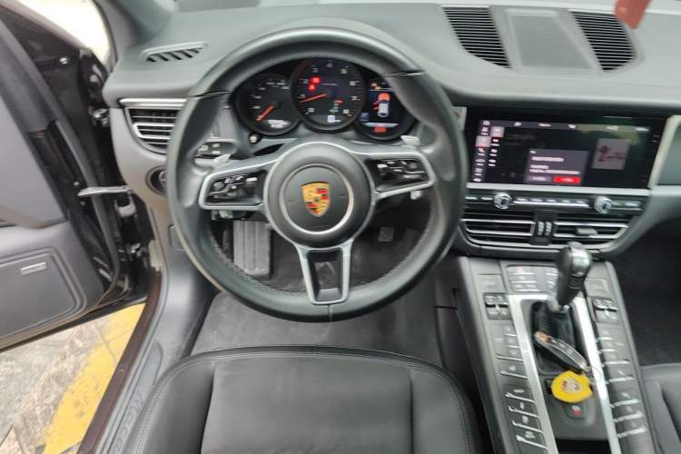 Used Porsche Macan 2018 Macan 2.0T Steering Wheel