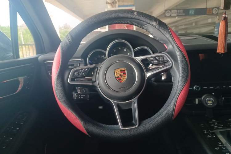 Used Porsche Macan 2018 Macan 2.0T Steering Wheel