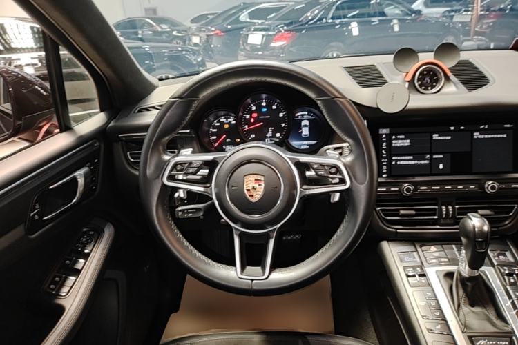 Used Porsche Macan 2018 Macan 2.0T Steering Wheel