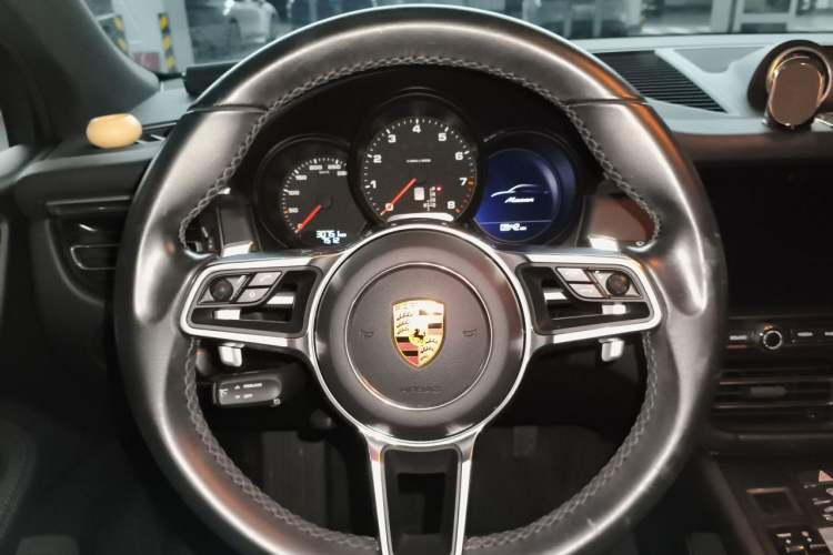Used Porsche Macan 2018 Macan 2.0T Steering Wheel