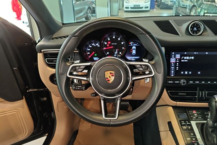 Used Porsche Macan 2018 Macan 2.0T Steering Wheel