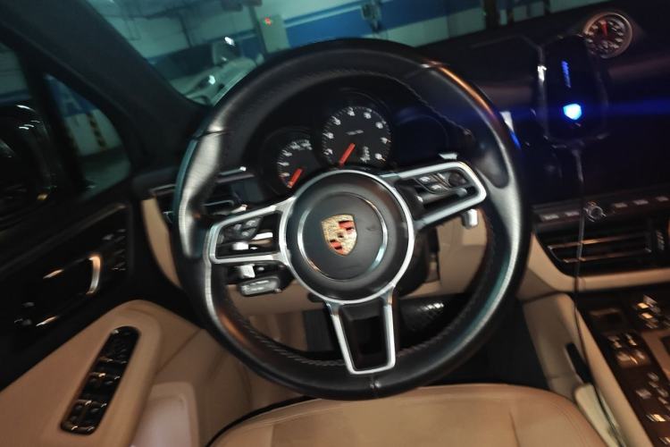 Used Porsche Macan 2018 Macan 2.0T Steering Wheel