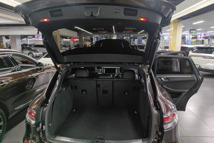 Used Porsche Macan 2018 Macan 2.0T Trunk