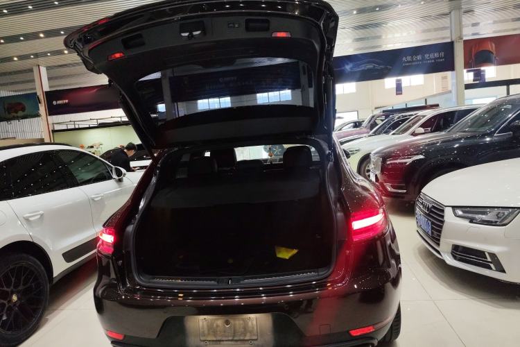 Used Porsche Macan 2018 Macan 2.0T Trunk