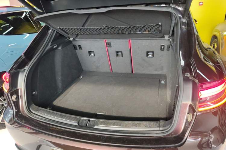 Used Porsche Macan 2018 Macan 2.0T Trunk