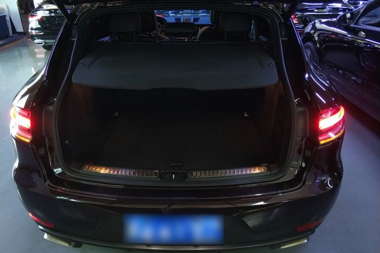 Used Porsche Macan 2018 Macan 2.0T Trunk