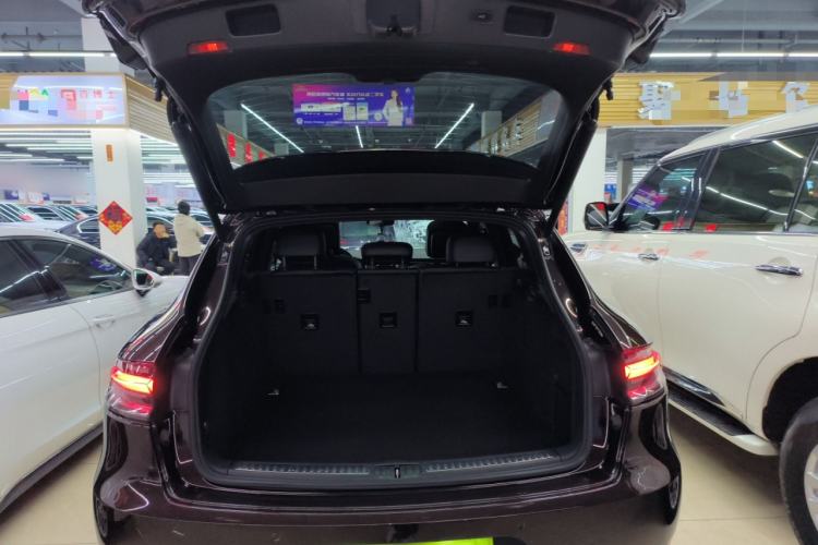 Used Porsche Macan 2018 Macan 2.0T Trunk