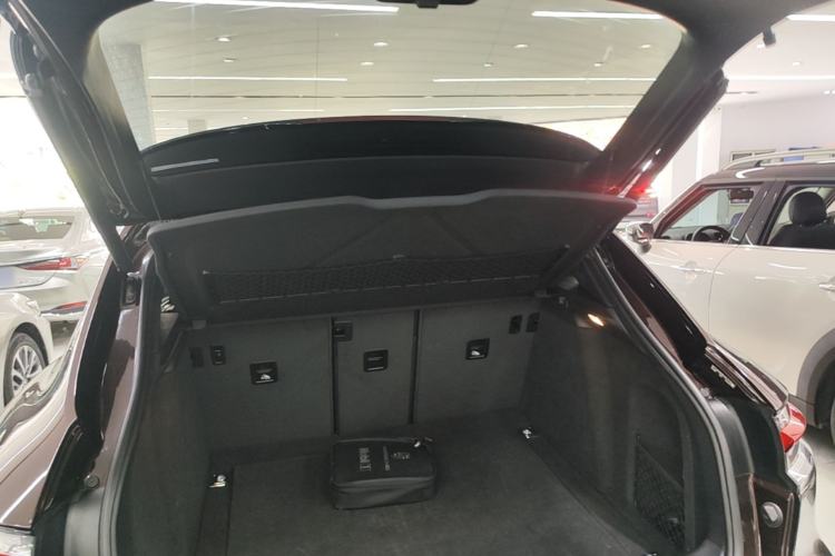 Used Porsche Macan 2018 Macan 2.0T Trunk