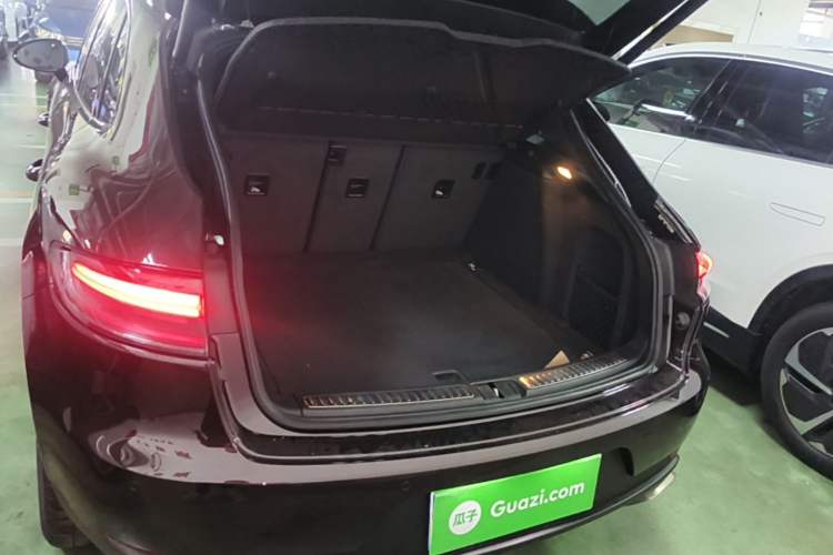Used Porsche Macan 2018 Macan 2.0T Trunk