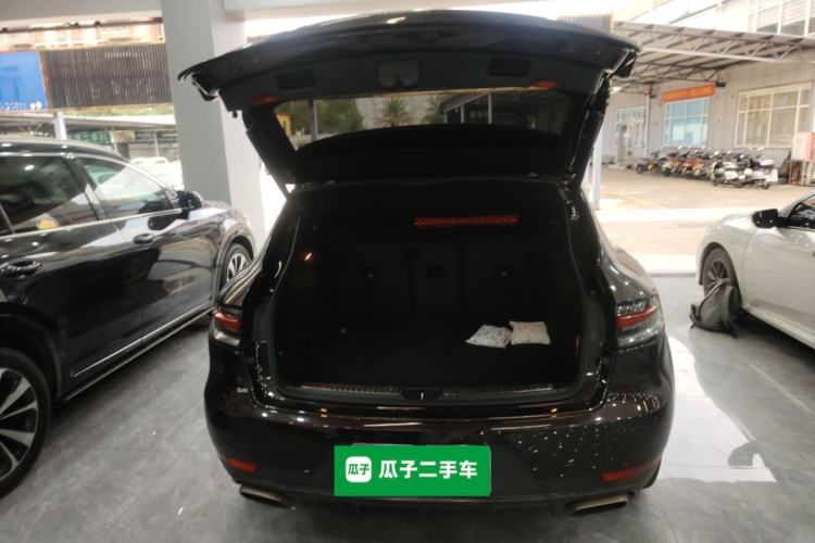 Used Porsche Macan 2018 Macan 2.0T Trunk