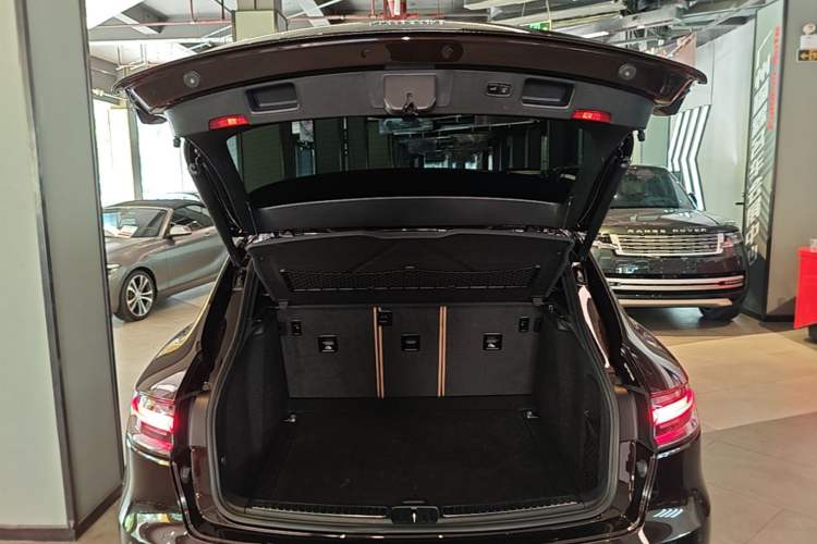 Used Porsche Macan 2018 Macan 2.0T Trunk