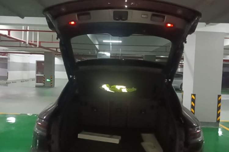 Used Porsche Macan 2018 Macan 2.0T Trunk