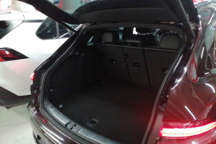 Used Porsche Macan 2018 Macan 2.0T Trunk