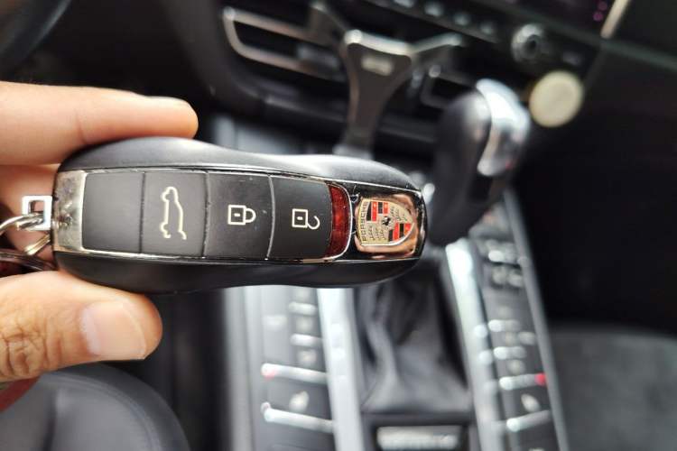 Used Porsche Macan 2018 Macan 2.0T Vehicle Key