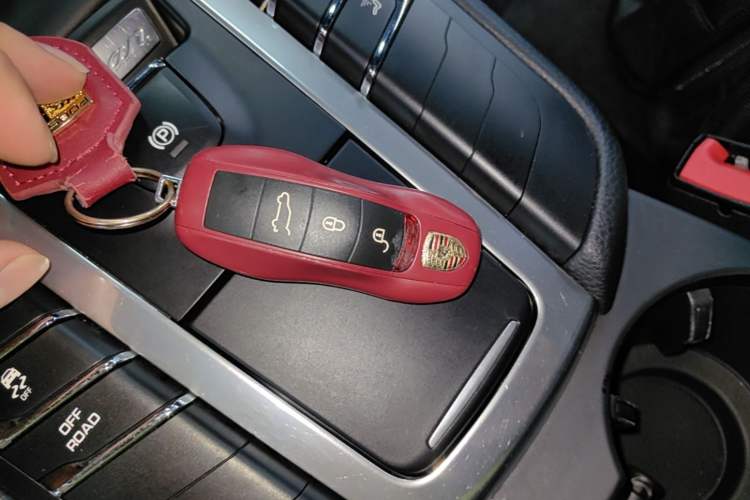 Used Porsche Macan 2018 Macan 2.0T Vehicle Key