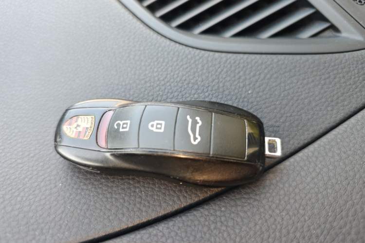 Used Porsche Macan 2018 Macan 2.0T Vehicle Key