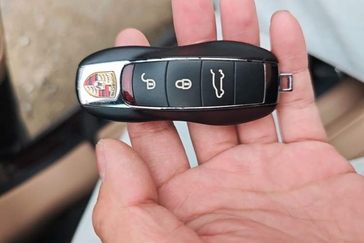 Used Porsche Macan 2018 Macan 2.0T Vehicle Key
