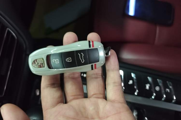 Used Porsche Macan 2018 Macan 2.0T Vehicle Key