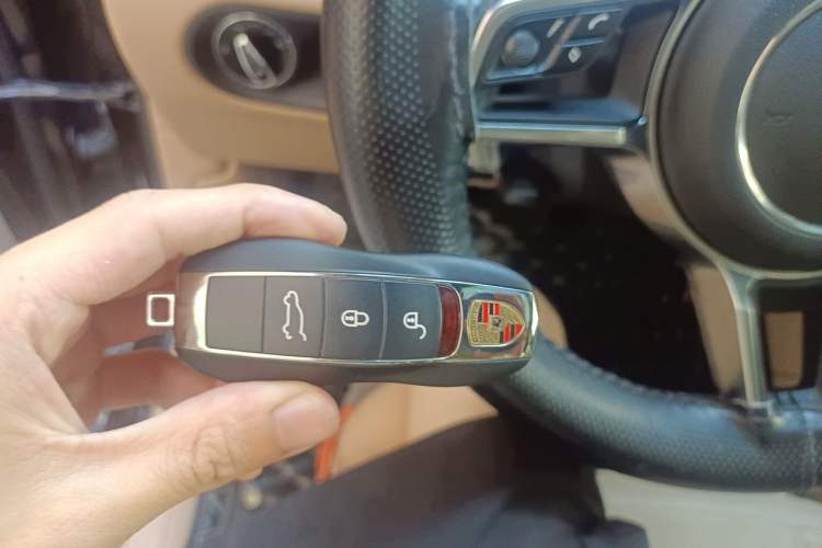 Used Porsche Macan 2018 Macan 2.0T Vehicle Key