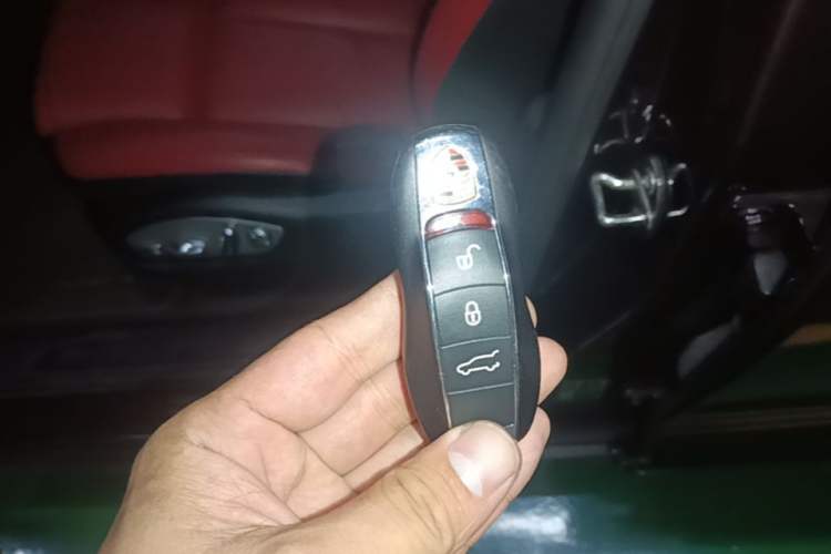 Used Porsche Macan 2018 Macan 2.0T Vehicle Key