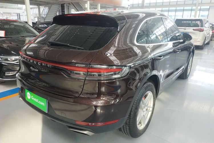 Used Porsche Macan 2018 Macan 2.0T Rear Right 45 Deg