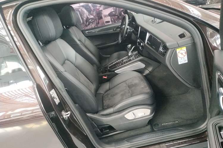 Used Porsche Macan 2018 Macan 2.0T Right Front Seat