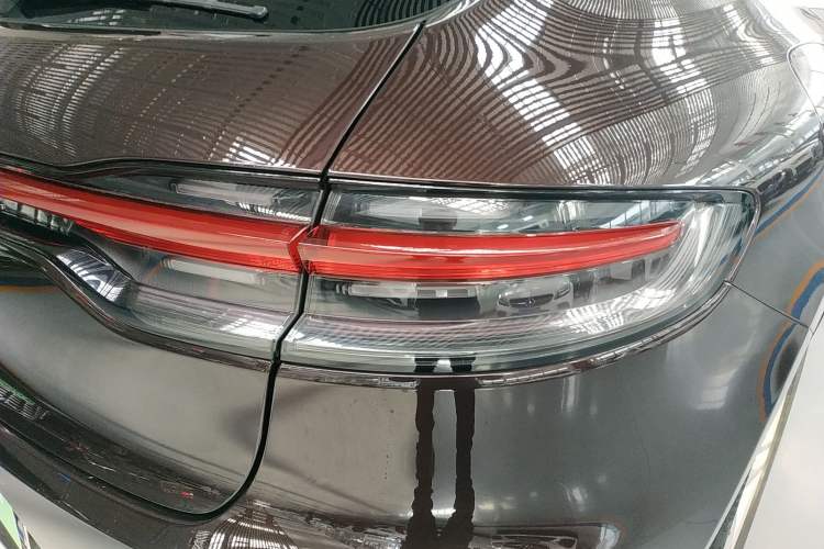 Used Porsche Macan 2018 Macan 2.0T Right Rear Taillight