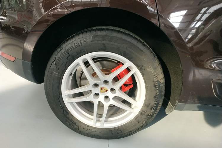 Used Porsche Macan 2018 Macan 2.0T Right Rear Wheel Hub