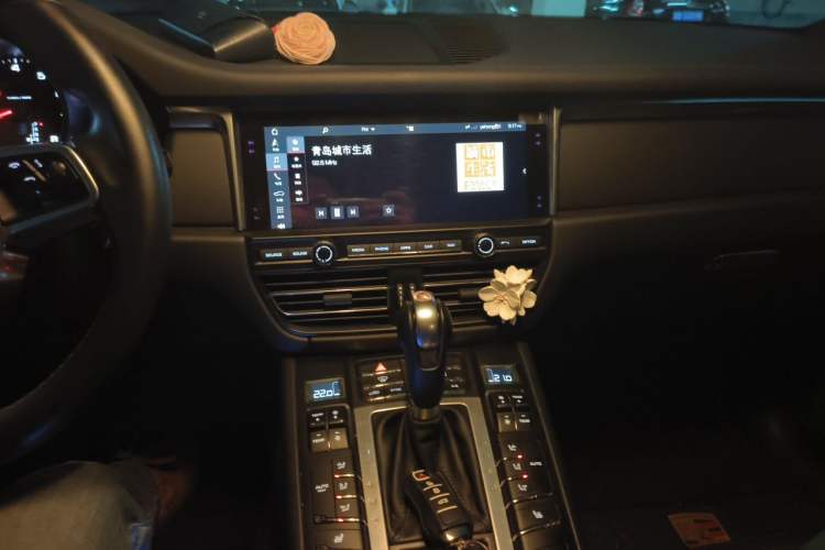 Used Porsche Macan 2018 Macan 2.0T Audio And AC Panel