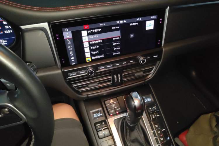 Used Porsche Macan 2018 Macan 2.0T Audio And AC Panel