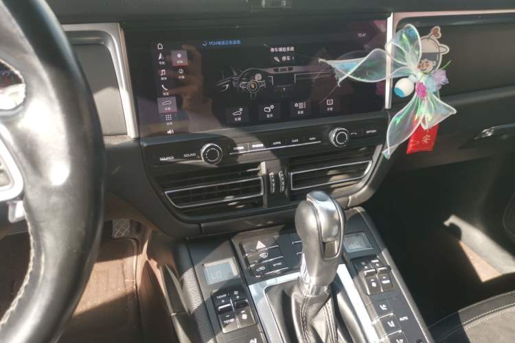 Used Porsche Macan 2018 Macan 2.0T Audio And AC Panel
