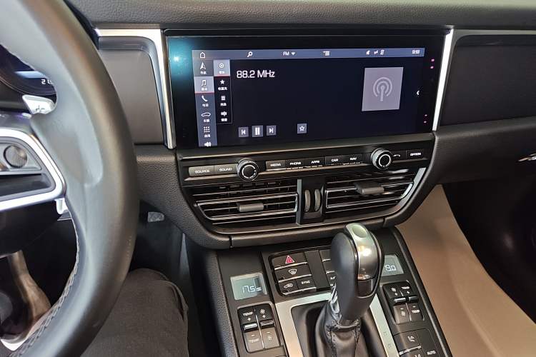 Used Porsche Macan 2018 Macan 2.0T Audio And AC Panel