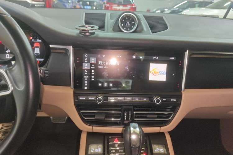 Used Porsche Macan 2018 Macan 2.0T Audio And AC Panel