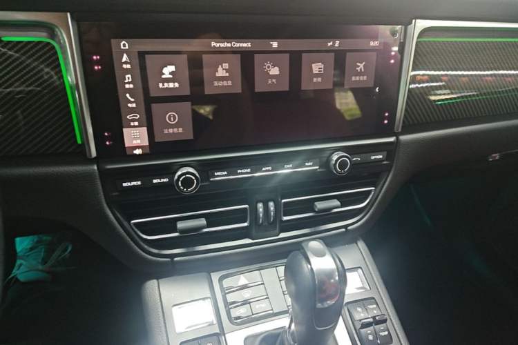 Used Porsche Macan 2018 Macan 2.0T Audio And AC Panel