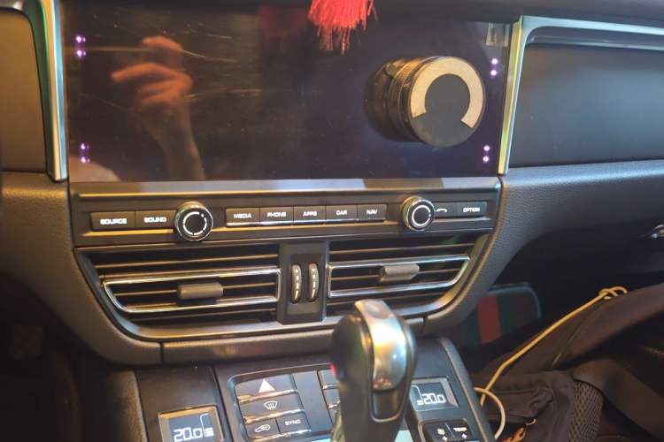 Used Porsche Macan 2018 Macan 2.0T Audio And AC Panel