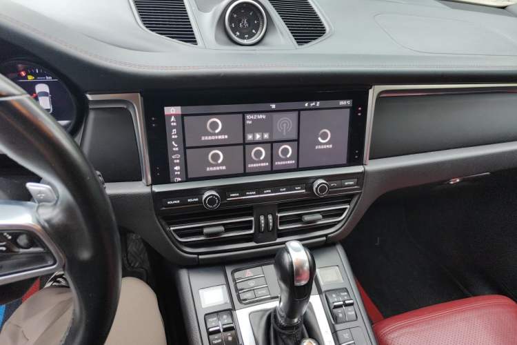 Used Porsche Macan 2018 Macan 2.0T Audio And AC Panel