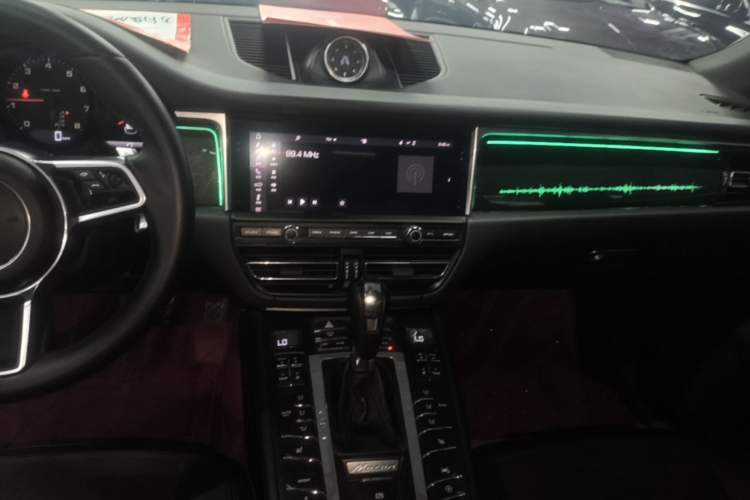 Used Porsche Macan 2018 Macan 2.0T Audio And AC Panel