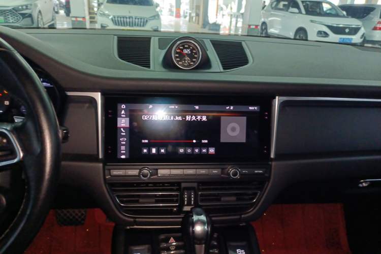 Used Porsche Macan 2018 Macan 2.0T Audio And AC Panel