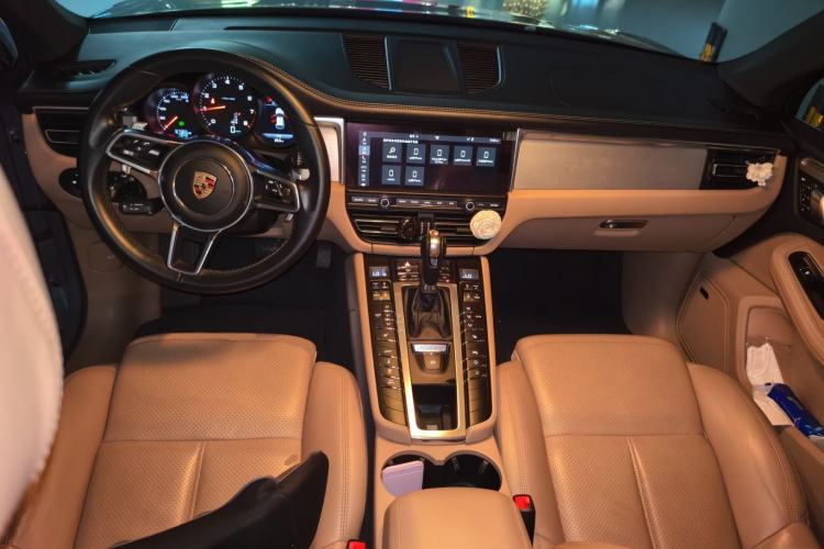 Used Porsche Macan 2018 Macan 2.0T Center Console