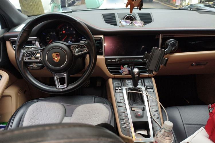 Used Porsche Macan 2018 Macan 2.0T Center Console