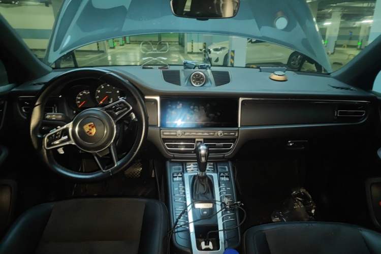 Used Porsche Macan 2018 Macan 2.0T Center Console