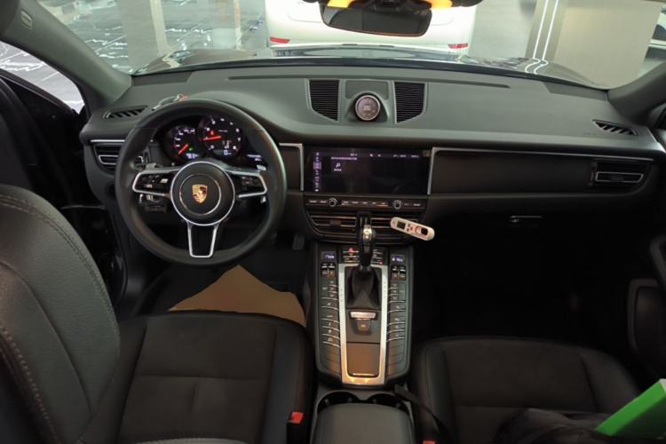 Used Porsche Macan 2018 Macan 2.0T Center Console