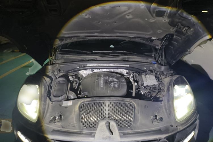 Used Porsche Macan 2018 Macan 2.0T Engine Bay
