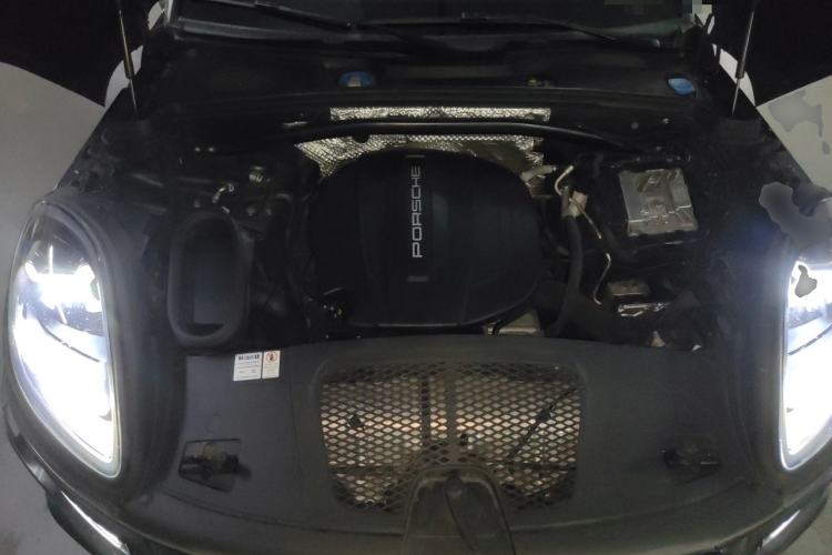 Used Porsche Macan 2018 Macan 2.0T Engine Bay