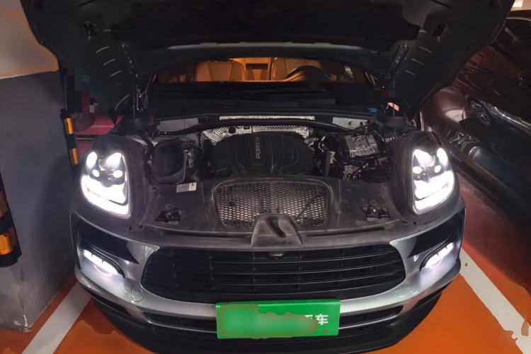 Used Porsche Macan 2018 Macan 2.0T Engine Bay