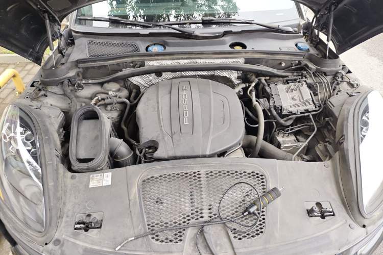 Used Porsche Macan 2018 Macan 2.0T Engine Bay