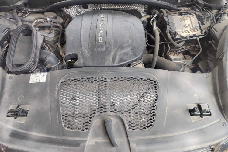 Used Porsche Macan 2018 Macan 2.0T Engine Bay