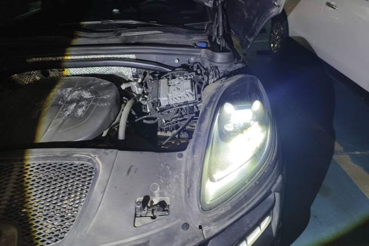 Used Porsche Macan 2018 Macan 2.0T Engine Bay Left