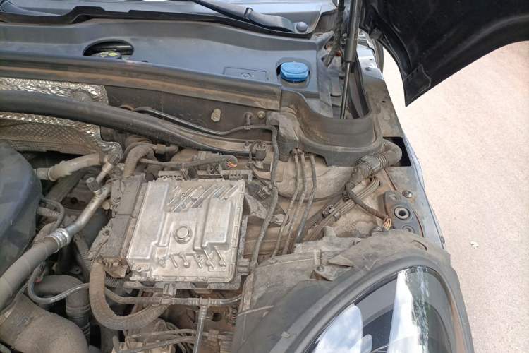 Used Porsche Macan 2018 Macan 2.0T Engine Bay Left